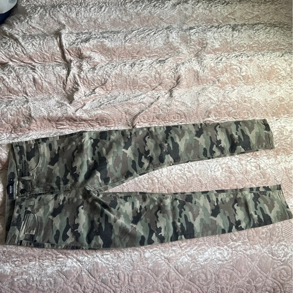 SOLD - Picture 8 of 8